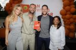 Amsterdam 13 juli 2025
Presentatie boek Dave Roelvink bij restaurant de Bosbaan . Aanwezig oa zijn vriendin Marijn Kuipers vader Dries Roelvink Honoria Roelvink Donny Roelvink en zijn moeder Lucienne Kenter.
Dave Roelvink en Jaap Hulsmann en partners