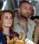 Amsterdam 13 juli 2025
Presentatie boek Dave Roelvink bij restaurant de Bosbaan . Aanwezig oa zijn vriendin Marijn Kuipers vader Dries Roelvink Honoria Roelvink Donny Roelvink en zijn moeder Lucienne Kenter.