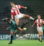 Eindhoven, 31 oktober 1998
PSV-Sparta, eindstand 4-0
Dmitri Khkhlov in duel met Yurtcan Kayis