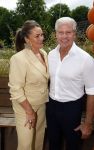 Amsterdam 13 juli 2025
Presentatie boek Dave Roelvink bij restaurant de Bosbaan . Aanwezig oa zijn vriendin Marijn Kuipers vader Dries Roelvink Honoria Roelvink Donny Roelvink en zijn moeder Lucienne Kenter.