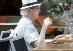 Amsterdam 1 juli 2025
Eddy Habbema met zijn vrouw op terras.