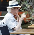 Amsterdam 1 juli 2025
Eddy Habbema met zijn vrouw op terras.