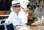 Amsterdam 1 juli 2025
Eddy Habbema met zijn vrouw op terras.