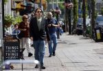 Amsterdam 15 juli 2025
Hans Teeuwen op straat  in Amsterdam zuid.