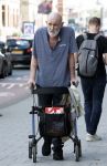 Amsterdam 15 juli 2025
Hugo Metsers achter de rollator in Amsterdam zuid.
