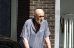 Amsterdam 15 juli 2025
Hugo Metsers achter de rollator in Amsterdam zuid.
