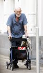 Amsterdam 15 juli 2025
Hugo Metsers achter de rollator in Amsterdam zuid.