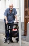 Amsterdam 15 juli 2025
Hugo Metsers achter de rollator in Amsterdam zuid.