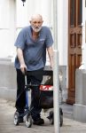 Amsterdam 15 juli 2025
Hugo Metsers achter de rollator in Amsterdam zuid.