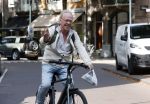 Amsterdam 15 juli 2025
Jack Spijkerman op de fiets  in Amsterdam zuid.