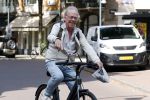 Amsterdam 15 juli 2025
Jack Spijkerman op de fiets  in Amsterdam zuid.