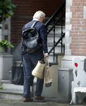 Amsterdam 16 juli 2025
Jeroen Krabbe en zijn vrouw Herma Krabbe komen thuis.