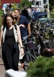 Amsterdam 17 juli 2025
Johnny van t Schip en Danielle  Zwanikken op terras en op straat in het centrum van Amsterdam.