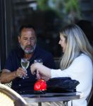 Amsterdam 17 juli 2025
Johnny van t Schip en Danielle  Zwanikken op terras en op straat in het centrum van Amsterdam.