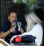 Amsterdam 17 juli 2025
Johnny van t Schip en Danielle  Zwanikken op terras en op straat in het centrum van Amsterdam.