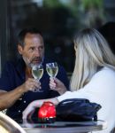 Amsterdam 17 juli 2025
Johnny van t Schip en Danielle  Zwanikken op terras en op straat in het centrum van Amsterdam.