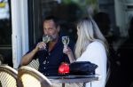 Amsterdam 17 juli 2025
Johnny van t Schip en Danielle  Zwanikken op terras en op straat in het centrum van Amsterdam.