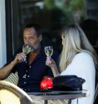 Amsterdam 17 juli 2025
Johnny van t Schip en Danielle  Zwanikken op terras en op straat in het centrum van Amsterdam.
