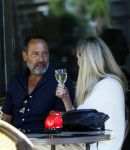 Amsterdam 17 juli 2025
Johnny van t Schip en Danielle  Zwanikken op terras en op straat in het centrum van Amsterdam.