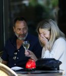 Amsterdam 17 juli 2025
Johnny van t Schip en Danielle  Zwanikken op terras en op straat in het centrum van Amsterdam.