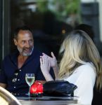 Amsterdam 17 juli 2025
Johnny van t Schip en Danielle  Zwanikken op terras en op straat in het centrum van Amsterdam.