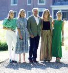 Den Haag 30 juni 2025
Jaarlijkse fotouurtje op huis ten Bosch met aanwezig Koning Willem Alexander Koningin Maxima Prinses Amalia Prinses Alexia Prinses Ariane en hondje Mambo.