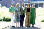Den Haag 30 juni 2025
Jaarlijkse fotouurtje op huis ten Bosch met aanwezig Koning Willem Alexander Koningin Maxima Prinses Amalia Prinses Alexia Prinses Ariane en hondje Mambo.