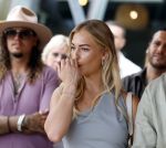 Amsterdam 13 juli 2025
Presentatie boek Dave Roelvink bij restaurant de Bosbaan . Aanwezig oa zijn vriendin Marijn Kuipers vader Dries Roelvink Honoria Roelvink Donny Roelvink en zijn moeder Lucienne Kenter.