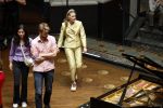 Amsterdam 27 juni 2025
Wibi Soerjadi geeft een concert in de Duif in Amsterdam. Mirthe vriendin Wibi