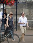 Gouda 18 juli 2025
Rogier Smit heeft een afspraak met zijn zus Pauline en zwager Reinout  in het centrum van Gouda.