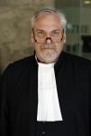 Den Haag 9 juli 2025
Rechtszaak hoger beroep Maxime Meiland in rechtbank Den Haag .
Maxime kwam met haar moeder Erica Meiland Jan Dijkgraaf en advocaat Sebas Diekstra. Advocaat Peter Schouten verdedigt bde tegenpartij . Peter heeft beveiliging
