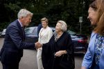 Den Haag 5 juli 2025
Hare Koninklijke Hoogheid Prinses Beatrix der Nederlanden heeft op zaterdagmiddag 5 juli het 60-jarig jubileum van de Stichting Paardrijden voor Gehandicapten (SPG) op de Madurodam Manege in Den Haag bijgewoond.