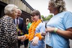 Den Haag 5 juli 2025
Hare Koninklijke Hoogheid Prinses Beatrix der Nederlanden heeft op zaterdagmiddag 5 juli het 60-jarig jubileum van de Stichting Paardrijden voor Gehandicapten (SPG) op de Madurodam Manege in Den Haag bijgewoond.