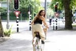 Amsterdam 11 juli 2025
Quinty Trustfull op de fiets in Amsterdam zuid.