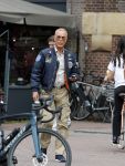 Gouda 18 juli 2025
Rogier Smit heeft een afspraak met zijn zus Pauline en zwager Reinout  in het centrum van Gouda.