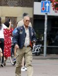 Gouda 18 juli 2025
Rogier Smit heeft een afspraak met zijn zus Pauline en zwager Reinout  in het centrum van Gouda.
