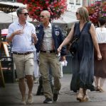 Gouda 18 juli 2025
Rogier Smit heeft een afspraak met zijn zus Pauline en zwager Reinout  in het centrum van Gouda.