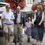 Gouda 18 juli 2025
Rogier Smit heeft een afspraak met zijn zus Pauline en zwager Reinout  in het centrum van Gouda.