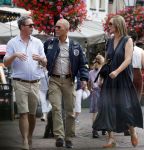 Gouda 18 juli 2025
Rogier Smit heeft een afspraak met zijn zus Pauline en zwager Reinout  in het centrum van Gouda.
