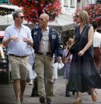 Gouda 18 juli 2025
Rogier Smit heeft een afspraak met zijn zus Pauline en zwager Reinout  in het centrum van Gouda.