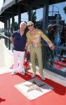 Scheveningen 30 juni 2025
Onthulling van de Walk of Fame ter gelegenheid van 35 jaar aan bijzondere musicalproducties in het AFAS Circustheater in Scheveningen. Stanley Burleson