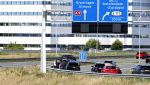 Amsterdam 17 juli 2025
Undercover Politie wagens op de vluchtstrook van de A9