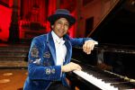 Amsterdam 27 juni 2025
Wibi Soerjadi geeft een concert in de Duif in Amsterdam.