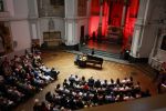 Amsterdam 27 juni 2025
Wibi Soerjadi geeft een concert in de Duif in Amsterdam.