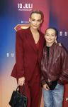 Amsterdam 8 juli 2025
Premiere superman in Tuschinski. Ymre Stiekema met dochter