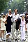 Rotterdam 27 augustus 2000
Feest trouwen Paul de Leeuw en Stephan Nugter.
Cor Bakker met vrouw en gezin