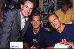 Amsterdam 7 augustus 2000
Uitreiking boek Ronald en Frank de Boer en de schrijver van het boek Maarten Bax
Ronald de Boer en Frank de Boer met Marco Borsato