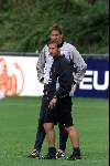 Hoenderloo, 14 augustus 2000
eerste training nederlands elftal onder leiding van de nieuwe bondscoach Louis v Gaal
Edwin v d Sar en Frans Hoek