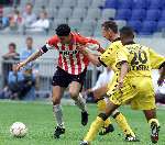 Amsterdam Arena stadion, 13 Augustus 2000
PSV-Roda JC, eindstand 2-0 om de Johan Cruyff-schaal
Kezman in duel met Mark Luijpers
Shirtje trekken