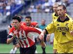 Amsterdam Arena stadion, 13 Augustus 2000
PSV-Roda JC, eindstand 2-0 om de Johan Cruyff-schaal
Kezman in duel met Mark Luijpers